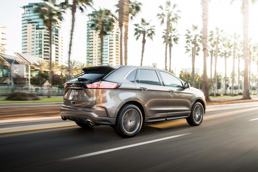  Ford Edge Titanium Elite Package 2018 года  (NA) (фото 9 из 13)